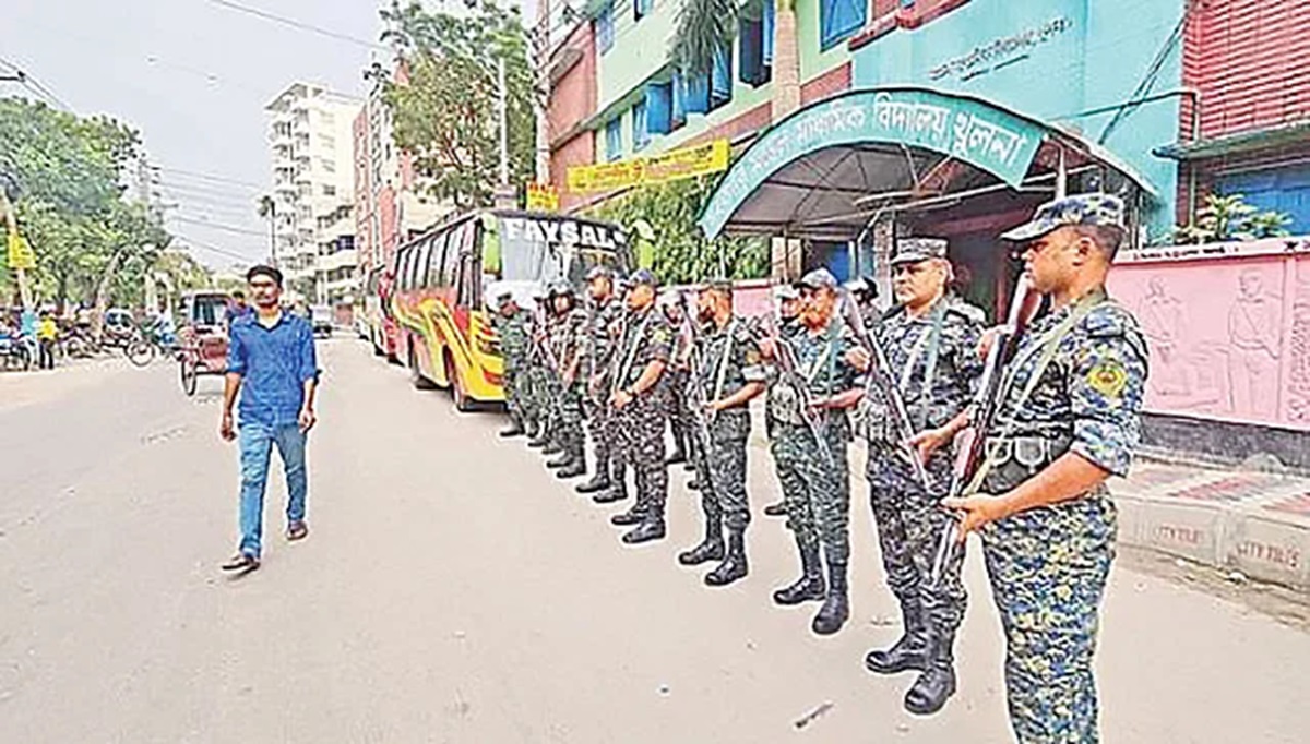 আনসারের ক্ষমতা বাড়ানোর পেছনে কী কাজ করছে