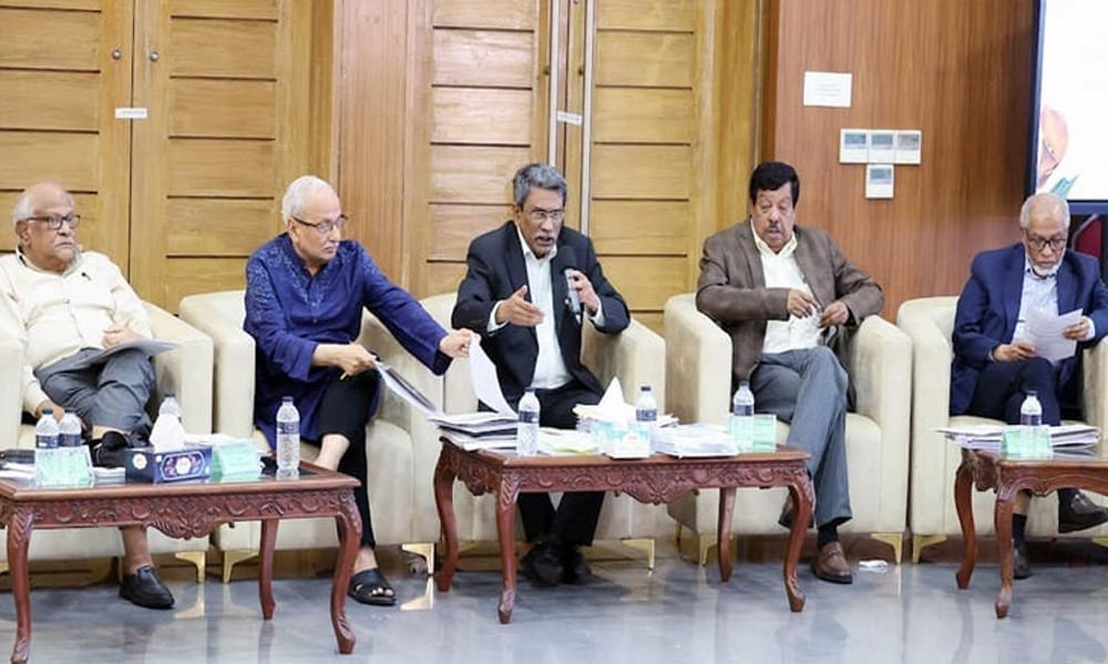 দুদককে রাজনৈতিক প্রভাবমুক্ত করার বিষয়ে ঐকমত্য হয়েছে : আলী রীয়াজ