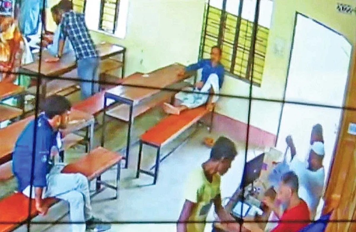 নির্বাচন বাতিল ইসির আস্থা বাড়াবে না