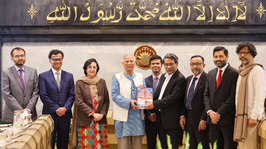 প্রধান উপদেষ্টার কাছে প্রতিবেদন জমা দিলো চার সংস্কার কমিশন