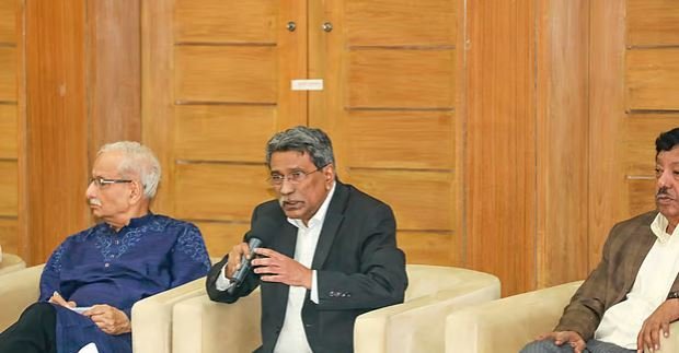 রাজনৈতিক দলগুলোর কাছে জুলাই সনদের খসড়া পৌঁছে দেওয়া হয়েছে: আলী রীয়াজ