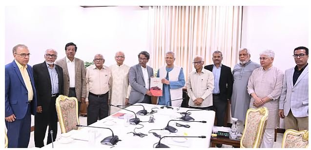 জুলাই সনদ বাস্তবায়নের উপায়ের সুপারিশ প্রধান উপদেষ্টার কাছে জমা