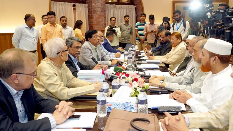 জাতীয় সনদের দিকে দ্রুত অগ্রসর হতে চায় ঐকমত্য কমিশন 