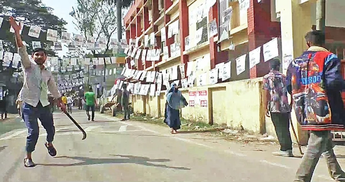 যে তিন উৎসবে চলছে যেমন খুশি তেমন নির্বাচন